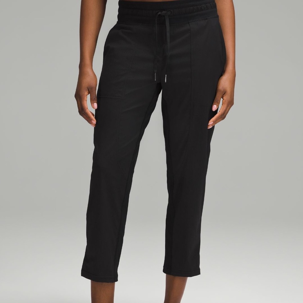 COPY - Lulu Dance Studio mid-rise cropped pants, size 0